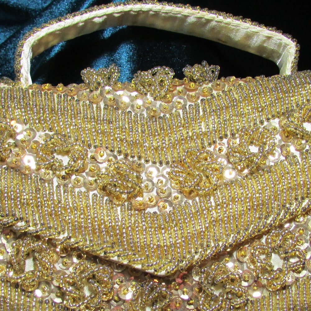 Elegant Gold Beaded Vintage Clutch - Picture 2 of 10